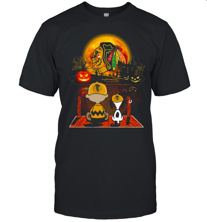 Snoopy and Charlie Brown Pumpkin Chicago Blackhawks Halloween Moon shirt Classic Men's T-shirt