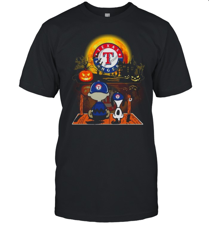 Snoopy and Charlie Brown Pumpkin Texas Rangers Halloween Moon shirt Classic Men's T-shirt