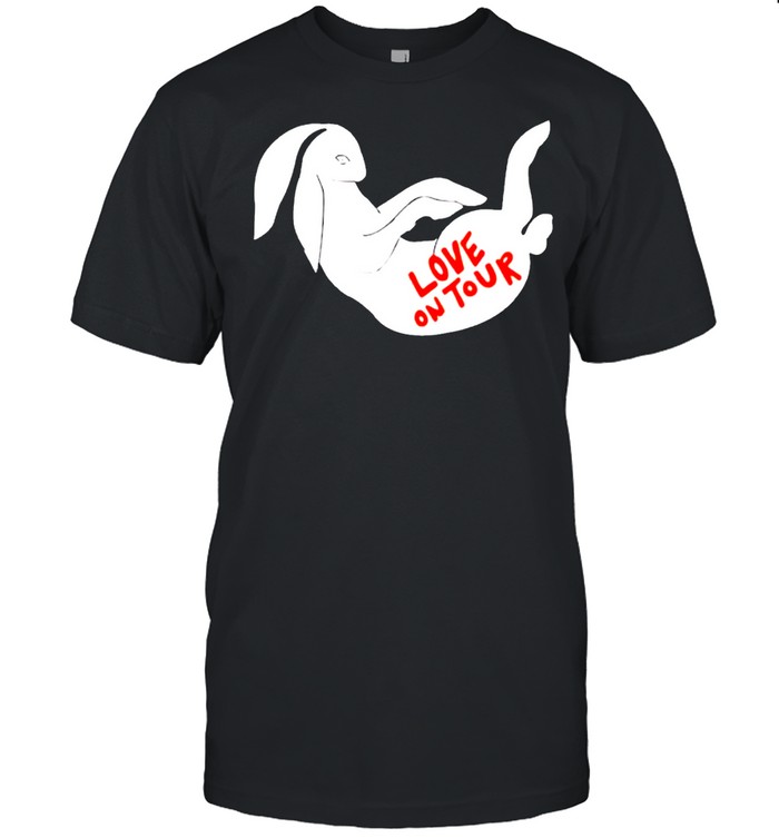 The Bunnies love on tour shirt Classic Men's T-shirt