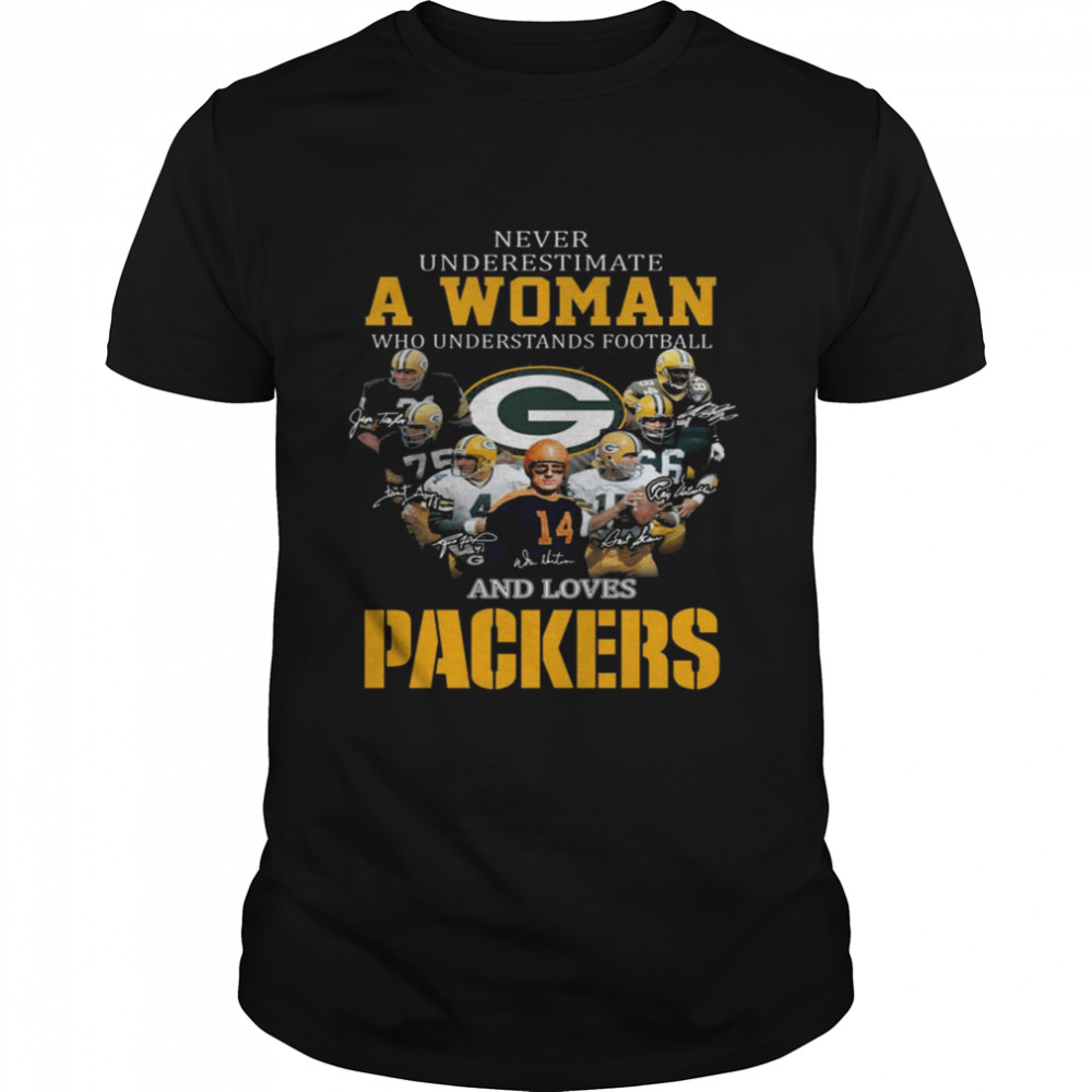 Never underestimate a woman who understands football and loves Green Bay Packers signatures shirt Classic Men's T-shirt